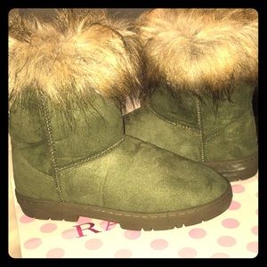 Fur booties